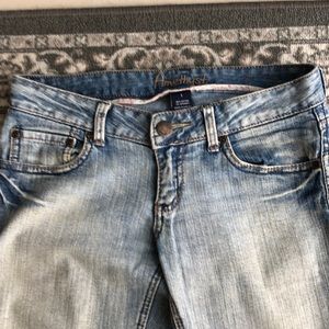 Amethyst Jeans, Size 1, 98% Cotton, 2% Spandex, Light Wash